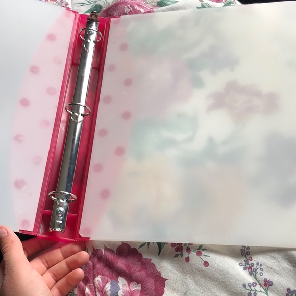 Cute pink and clear binder - Picture 4 of 4